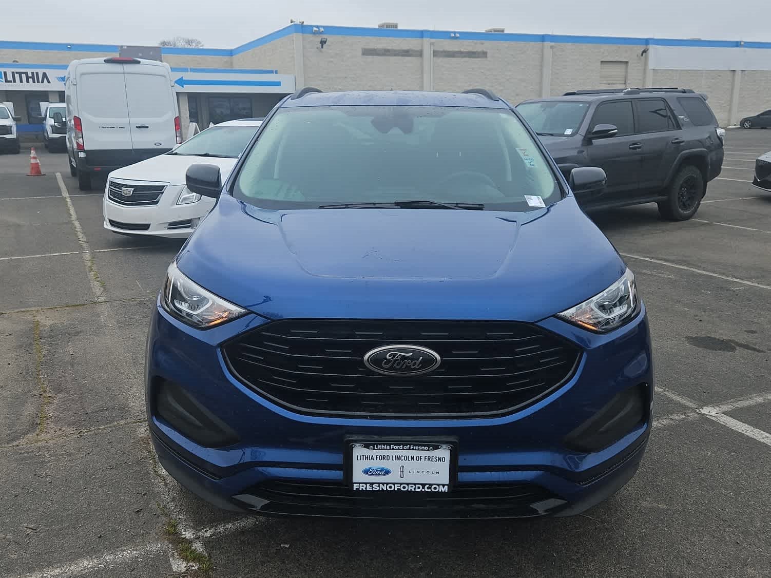 Certified 2024 Ford Edge SE w/ Black Appearance Package image 5
