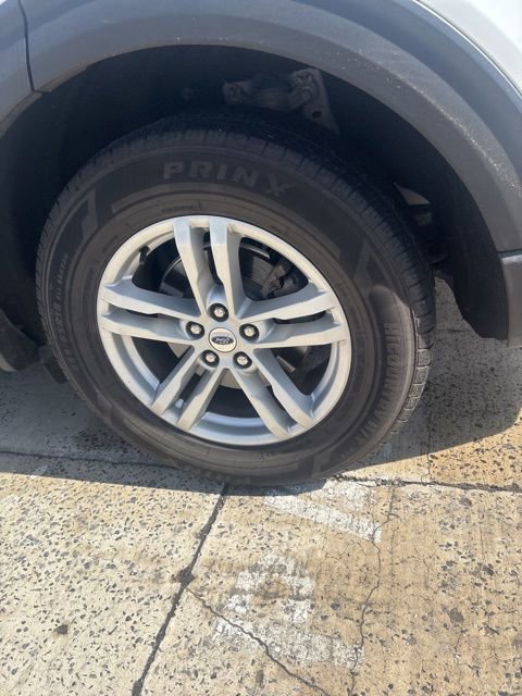 Certified 2021 Ford Explorer XLT w/ Equipment Group 202A image 14