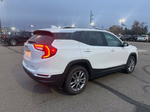 Used 2023 GMC Terrain SLT AWD/4WD image 10