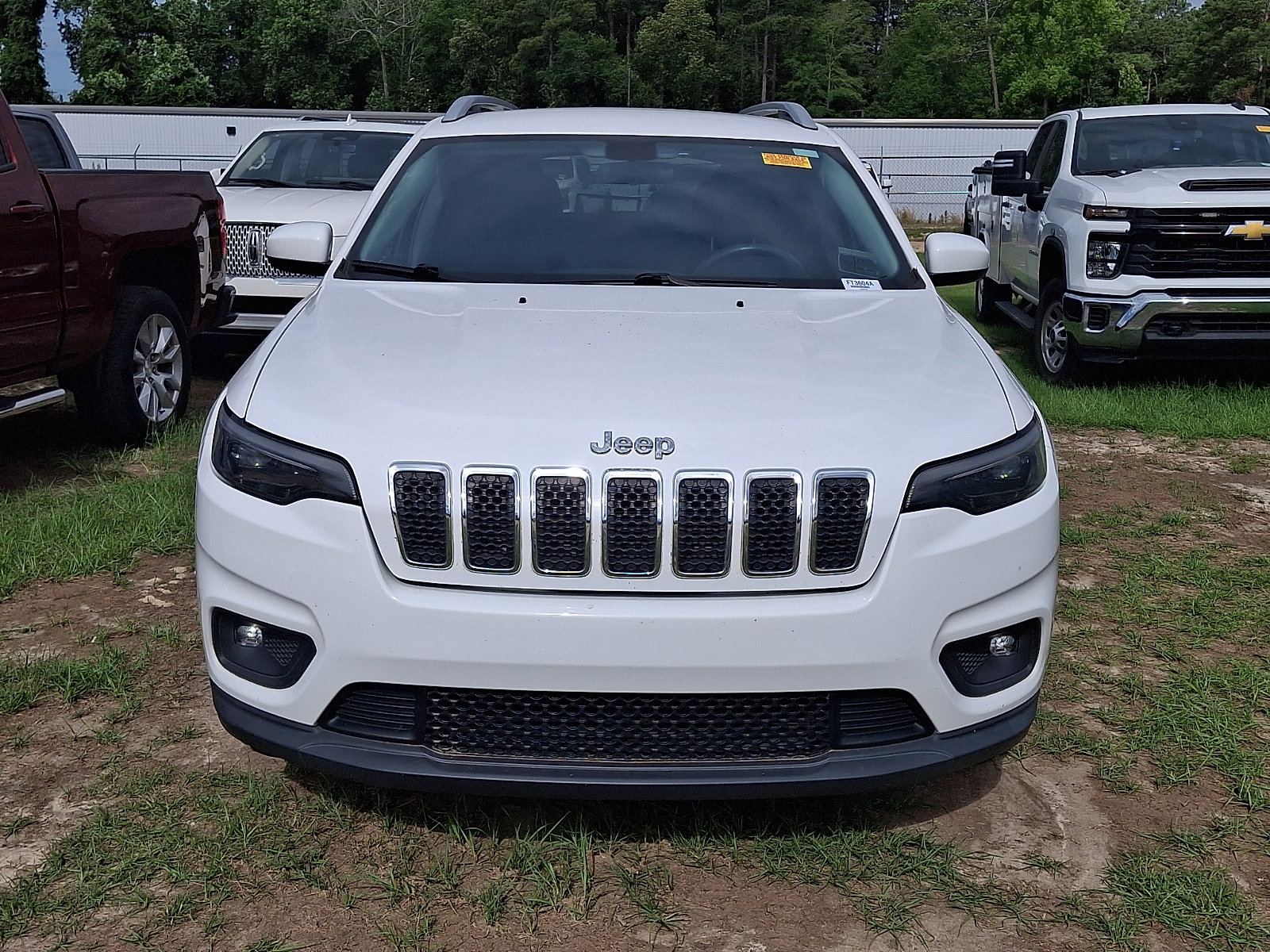 Used 2019 Jeep Cherokee Latitude w/ Popular Appearance Group FWD image 2