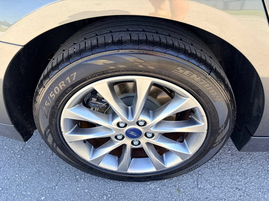 Certified 2017 Ford Fusion SE FWD image 29