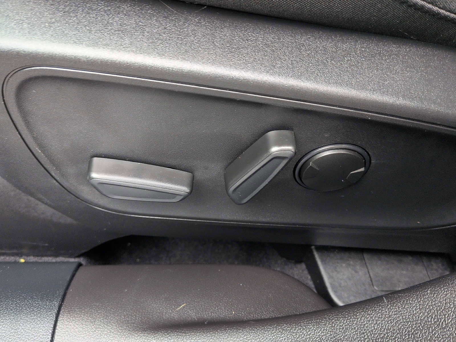 Certified 2023 Ford Escape Active AWD/4WD image 15