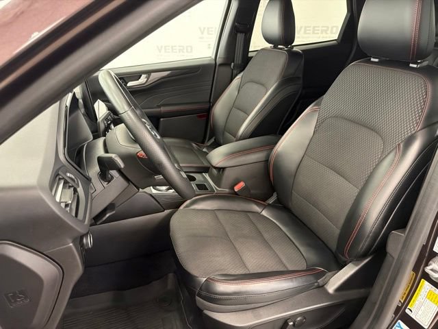 Certified 2023 Ford Escape ST-Line w/ Tech Pack #1 AWD/4WD image 13