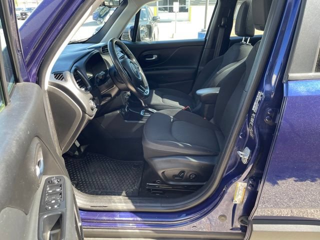 Used 2018 Jeep Renegade Altitude AWD/4WD image 10