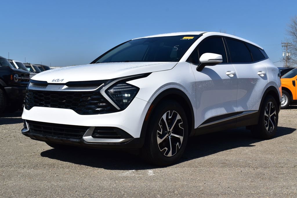 Used 2024 Kia Sportage EX image 1