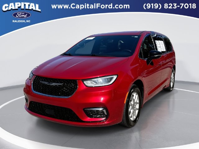 Used 2025 Chrysler Pacifica Select FWD image 1
