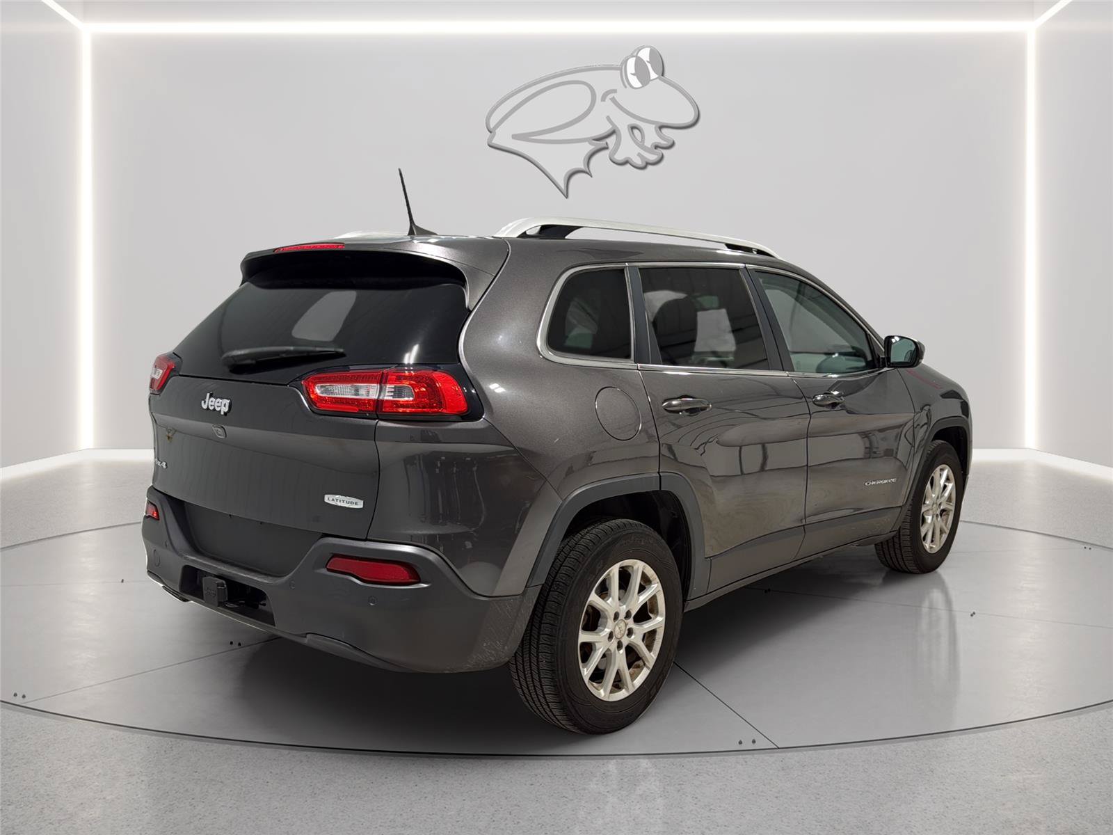 Used 2018 Jeep Cherokee Latitude Plus w/ Comfort/Convenience Group AWD/4WD image 5