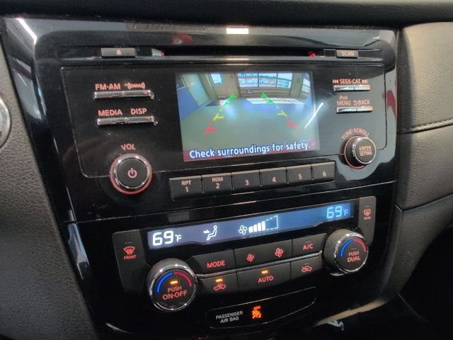 Used 2017 Nissan Rogue SV AWD/4WD image 22