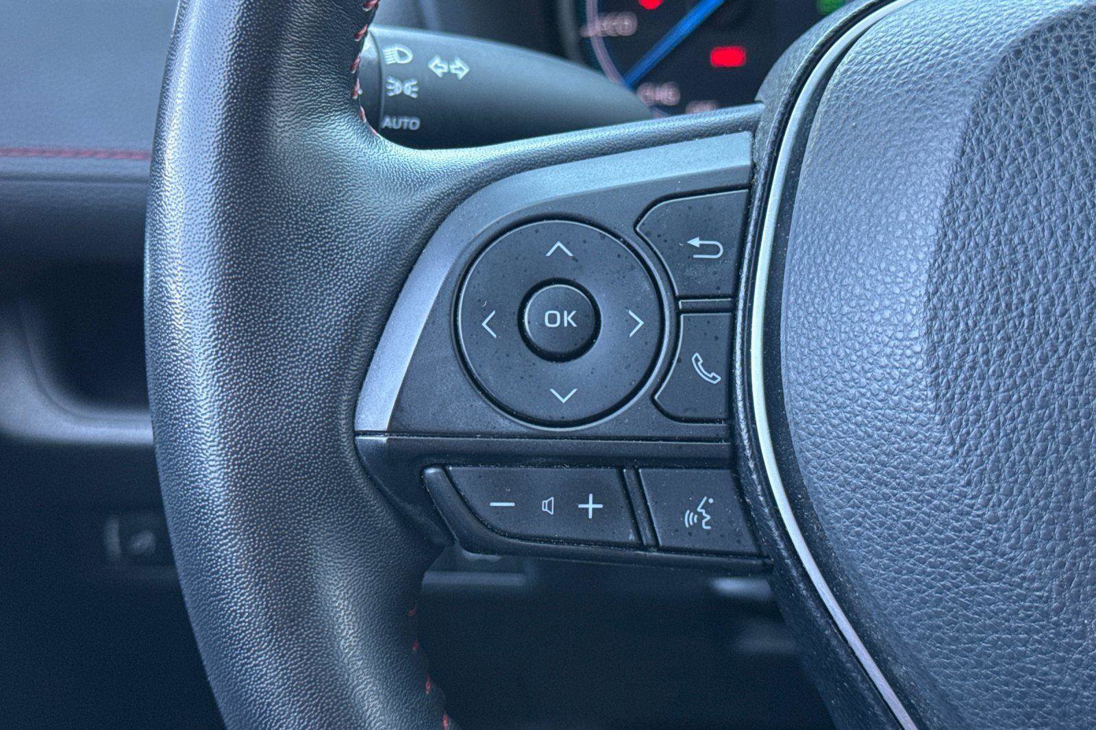 Used 2021 Toyota RAV4 SE w/ Weather & Moonroof Package AWD/4WD image 26