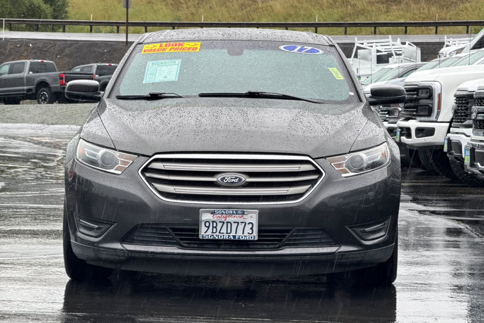 Certified 2017 Ford Taurus SEL w/ Equipment Group 201A FWD image 9