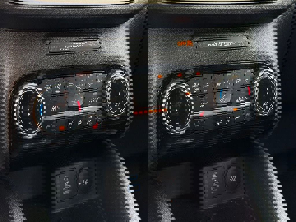 Certified 2022 Ford Escape SEL image 39