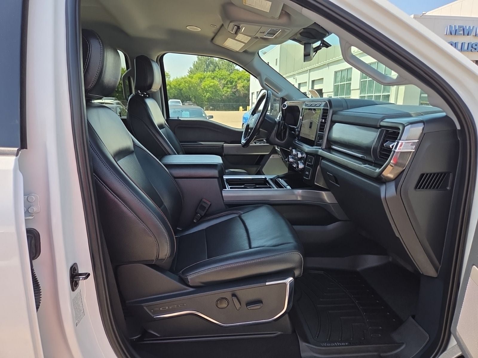 Certified 2024 Ford F250 Lariat w/ Lariat Ultimate Package AWD/4WD image 40