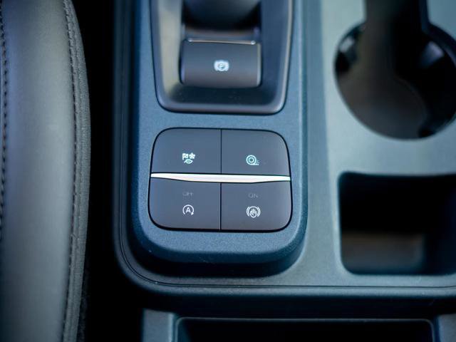 Certified 2024 Ford Maverick Lariat w/ Black Appearance Package image 30