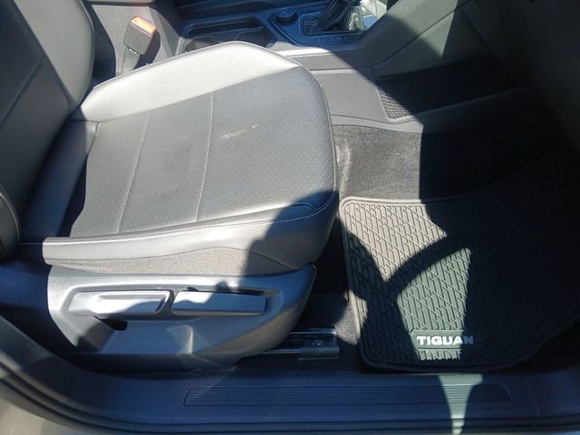 Used 2021 Volkswagen Tiguan SE AWD/4WD image 51
