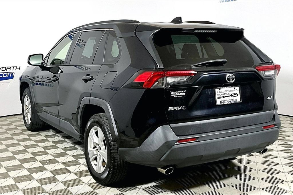 Used 2019 Toyota RAV4 XLE FWD image 8