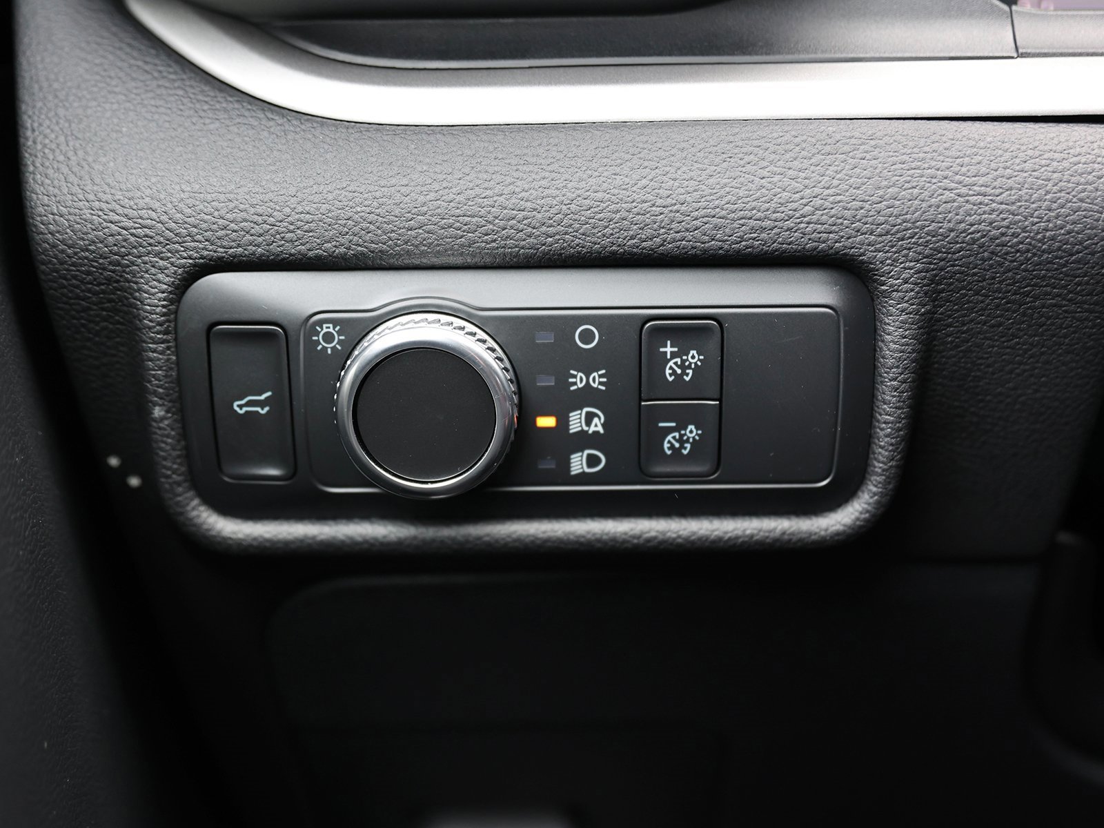 Certified 2022 Ford Explorer XLT w/ Class IV Trailer Tow Package image 36