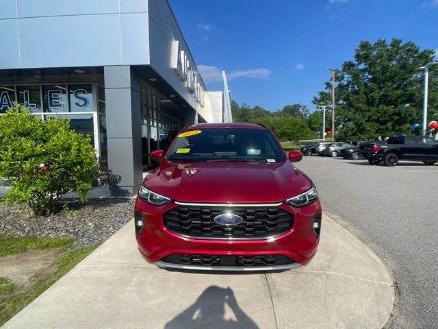 Certified 2023 Ford Escape ST-Line Elite w/ Premium Technology Package AWD/4WD image 3