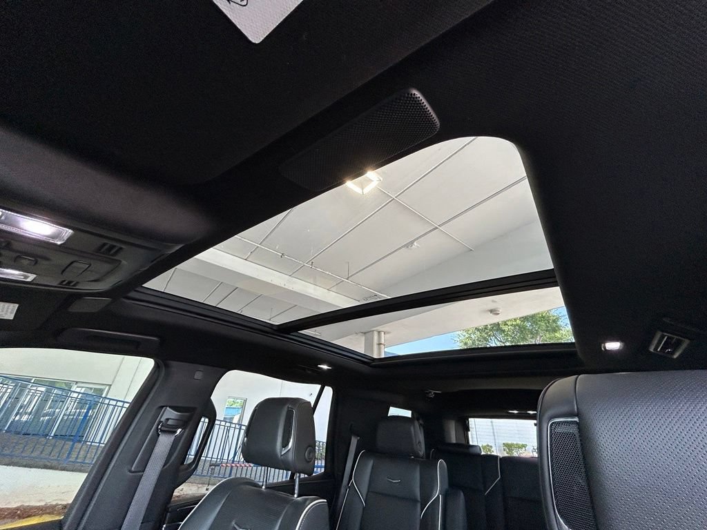 Used 2022 Cadillac Escalade Premium Luxury w/ Performance Package RWD image 12