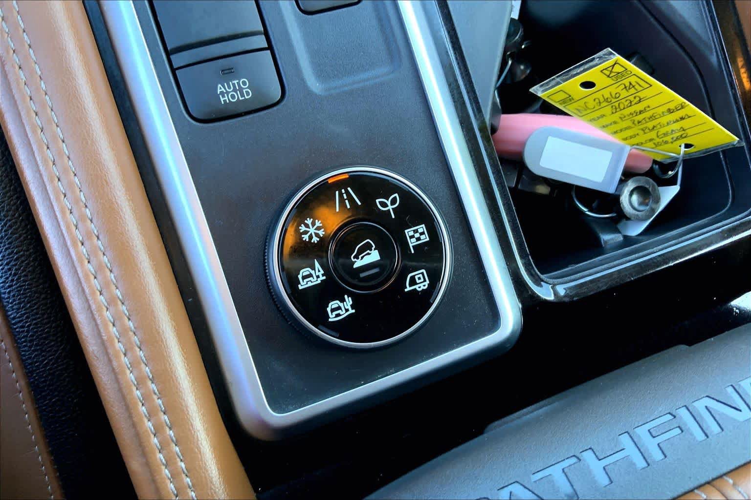 Used 2022 Nissan Pathfinder Platinum AWD/4WD image 32