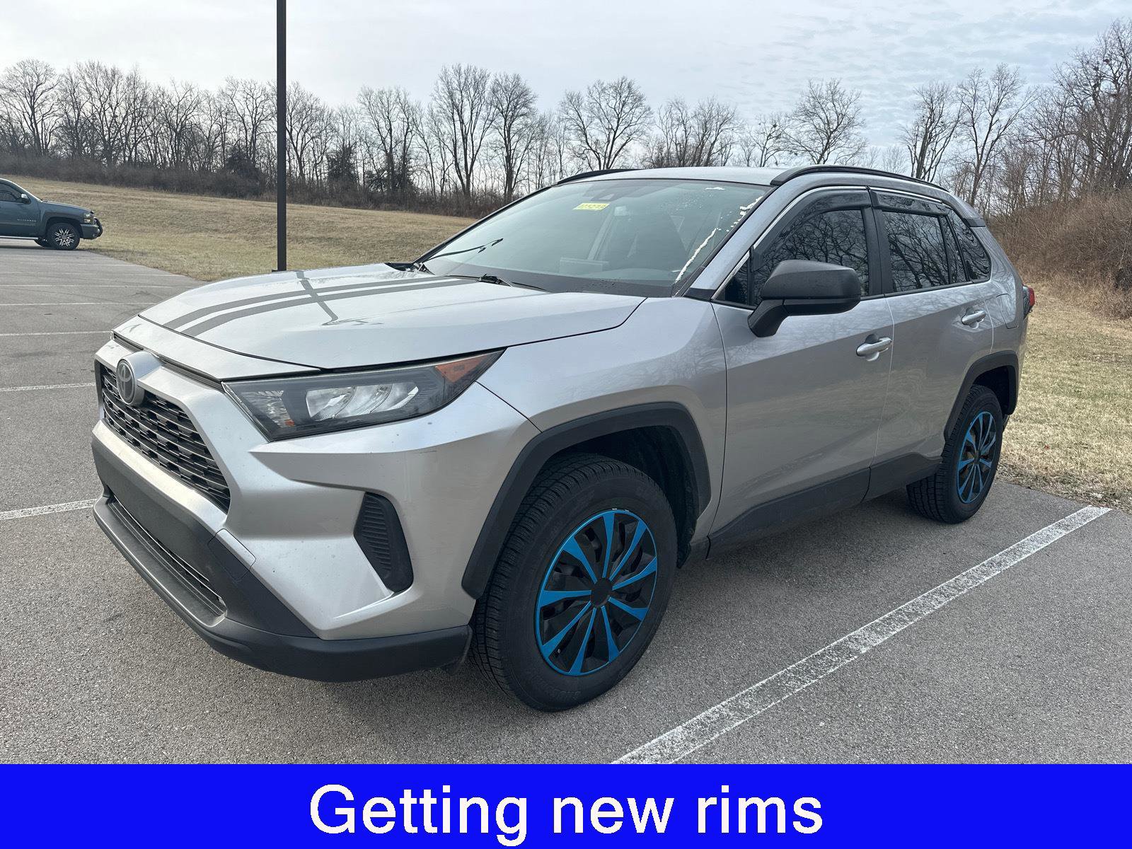Used 2019 Toyota RAV4 LE image 7