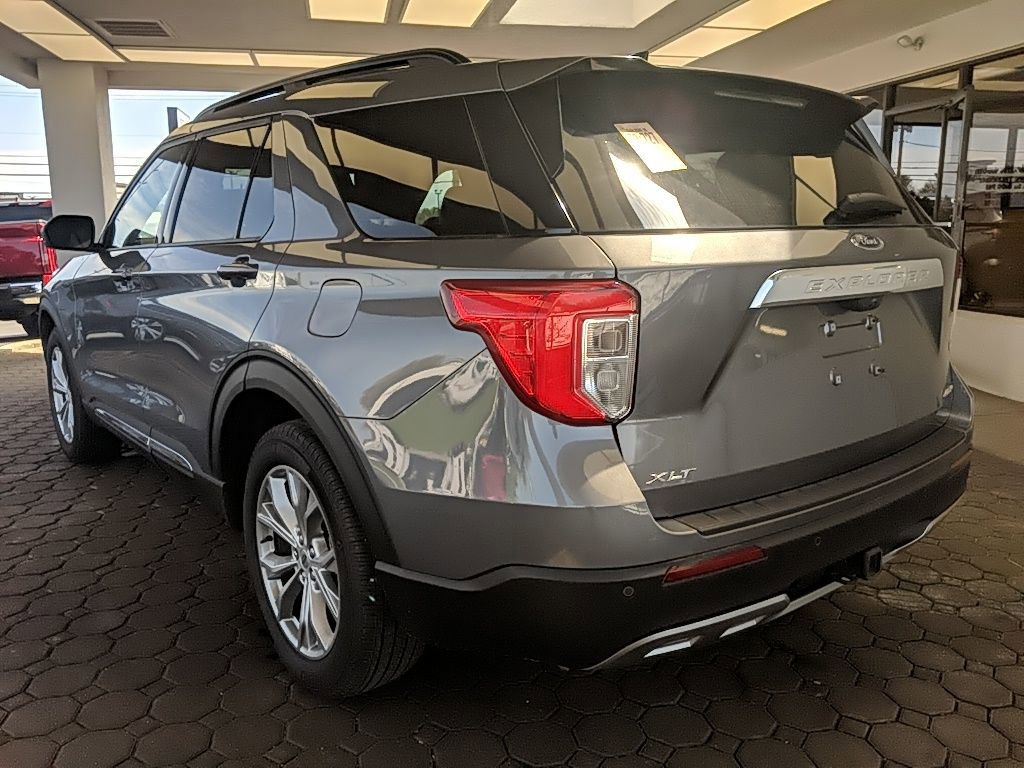 Certified 2023 Ford Explorer XLT w/ Equipment Group 202A AWD/4WD image 5