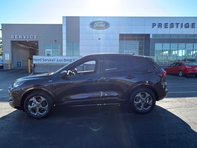 Certified 2023 Ford Escape ST-Line w/ Tech Pack #1 AWD/4WD image 4