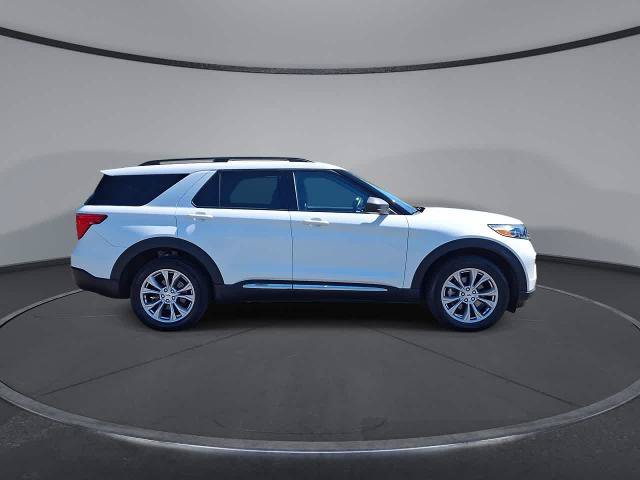 Certified 2023 Ford Explorer XLT w/ Equipment Group 202A AWD/4WD image 9