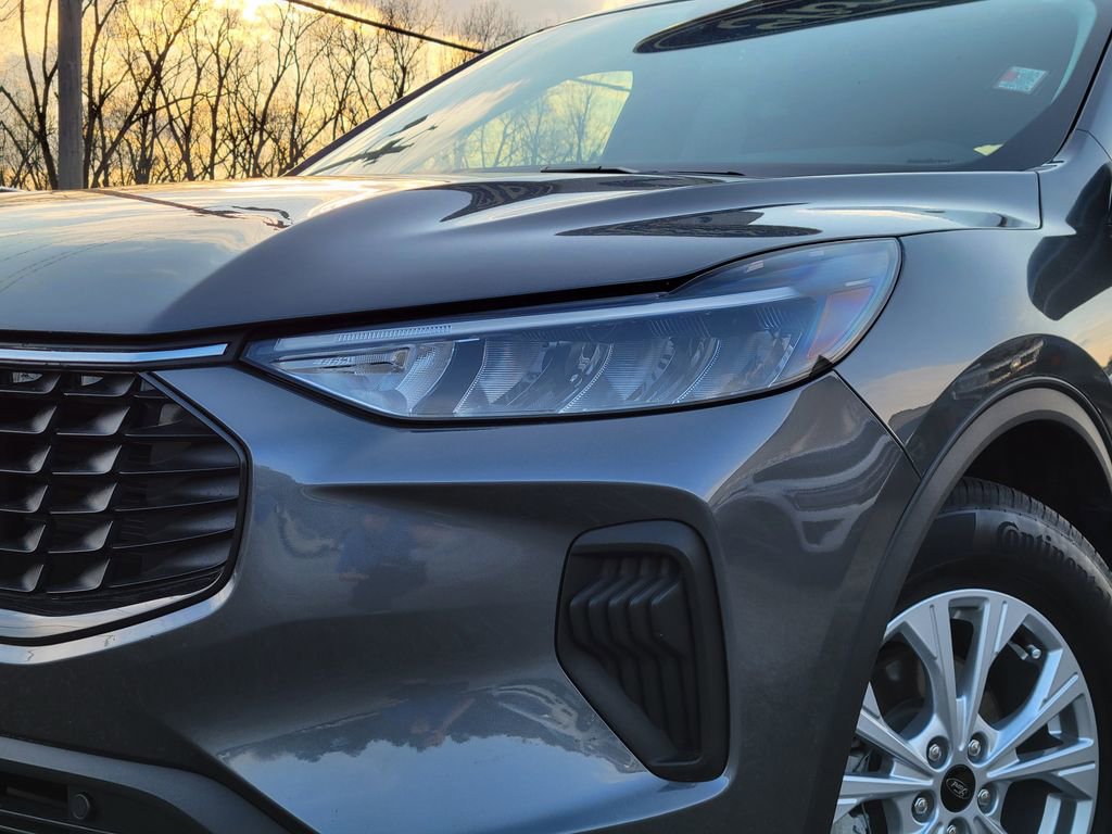 Certified 2024 Ford Escape Active w/ Tech Pack #2 image 9