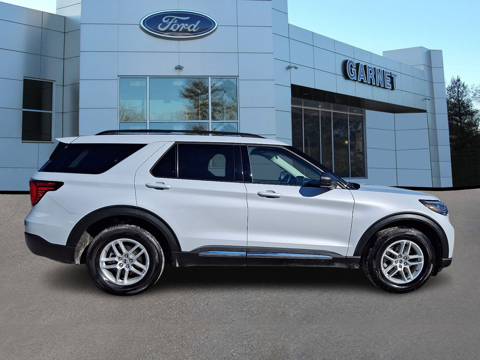 Certified 2025 Ford Explorer Active image 10