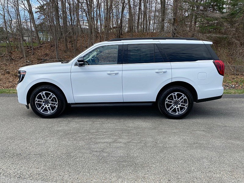 Certified 2025 Ford Expedition Active AWD/4WD image 4