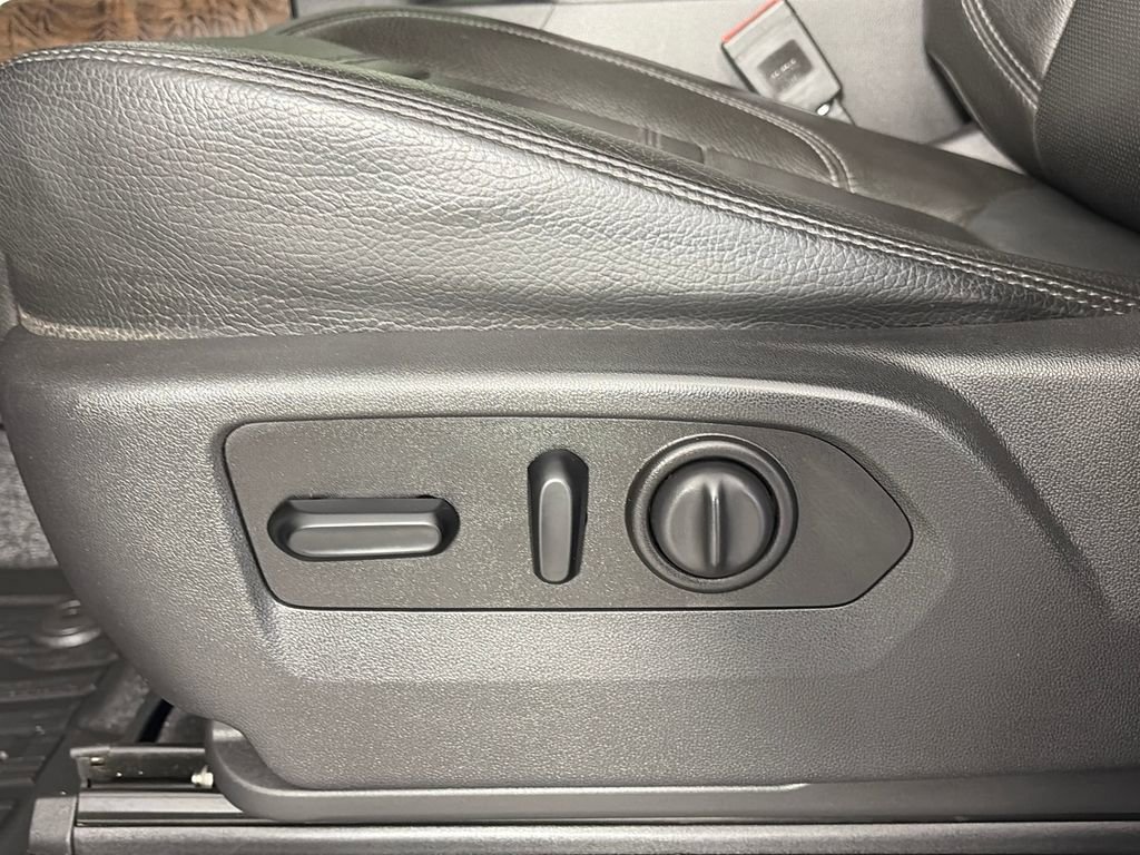 Used 2020 GMC Sierra 3500 Denali w/ Denali Ultimate Package AWD/4WD image 26