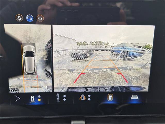 Used 2025 Chevrolet Equinox LT w/ Convenience Package II FWD image 13