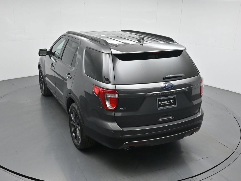 Certified 2017 Ford Explorer XLT w/ Equipment Group 202A image 23