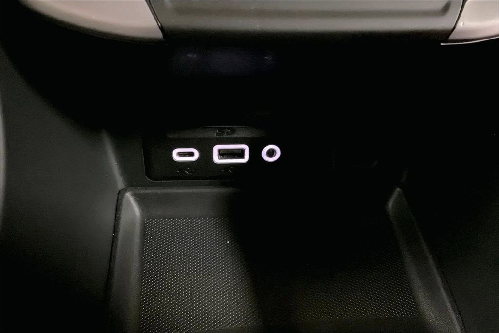 Used 2024 GMC Terrain SLT image 30