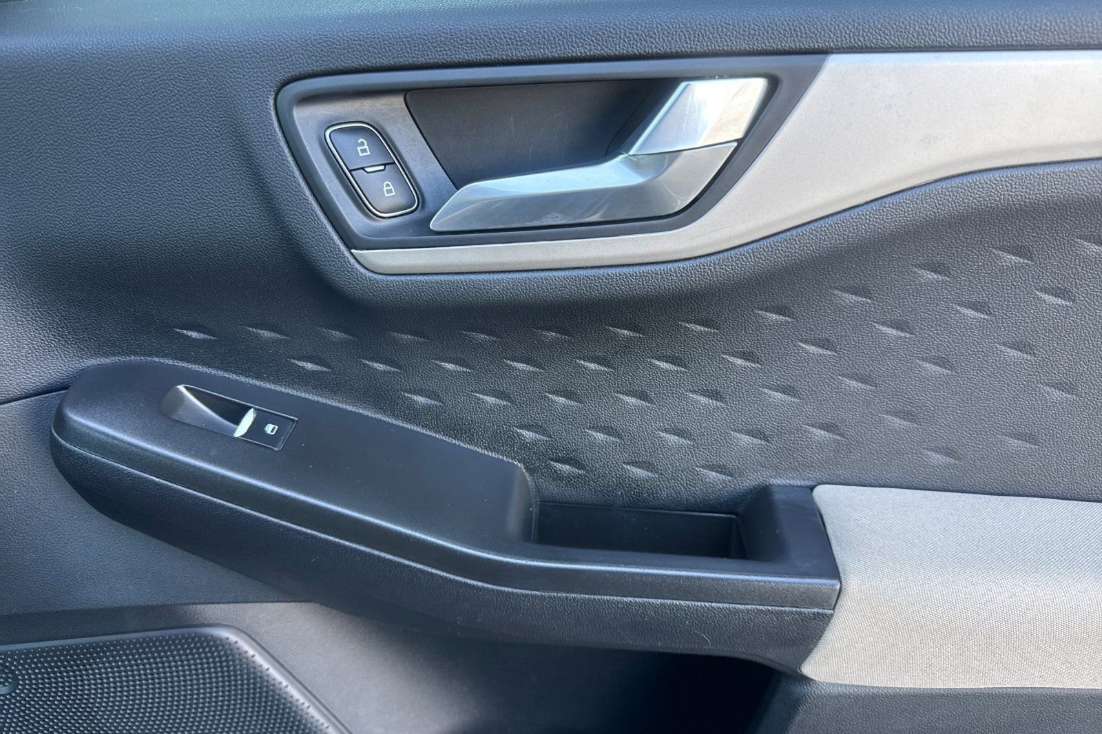 Certified 2020 Ford Escape SE FWD image 12