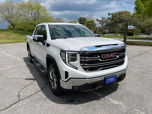 Used 2022 GMC Sierra 1500 SLT AWD/4WD image 2