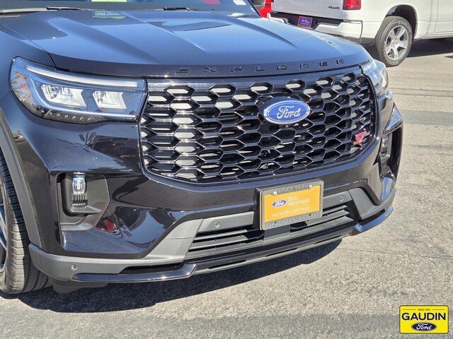 Certified 2025 Ford Explorer ST AWD/4WD image 2