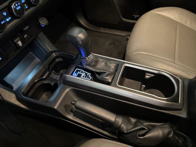 Used 2022 Toyota Tacoma SR5 w/ Technology Package RWD image 30