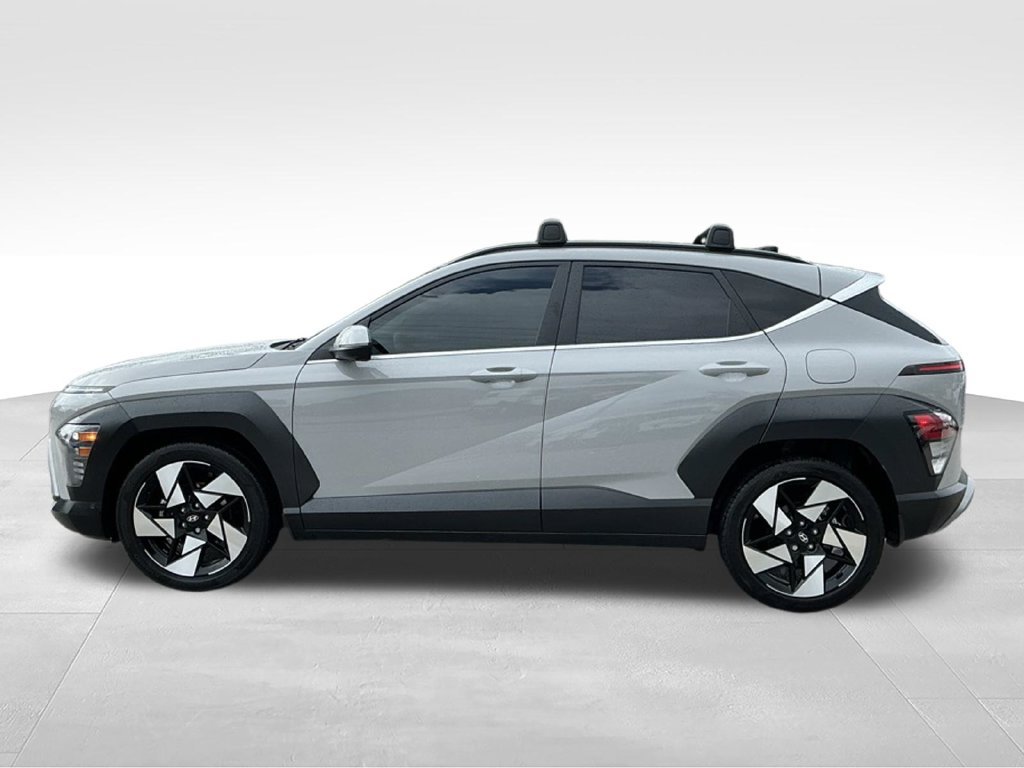Used 2025 Hyundai Kona Limited FWD image 3