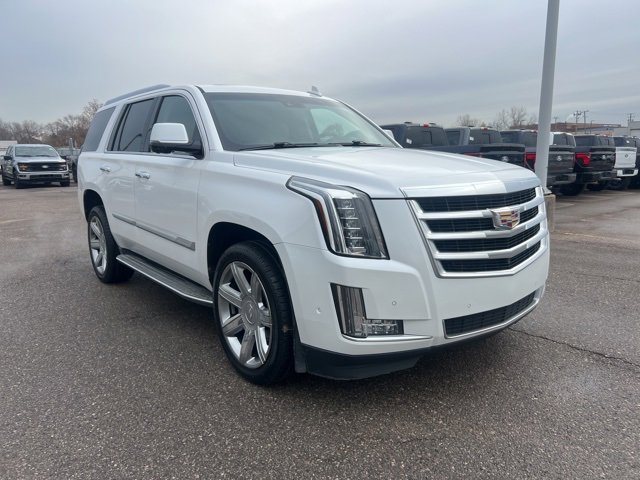 Used 2019 Cadillac Escalade Luxury image 3