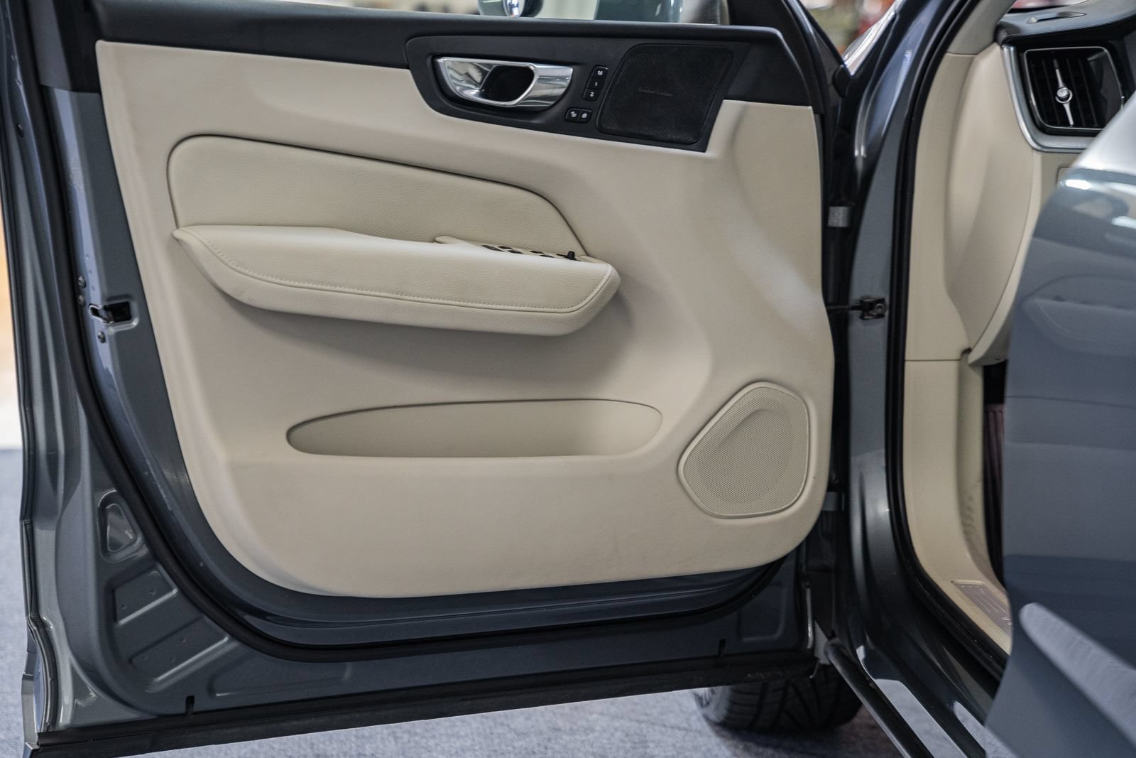 Used 2020 Volvo XC60 T5 Inscription w/ Protection Package Premier AWD/4WD image 41