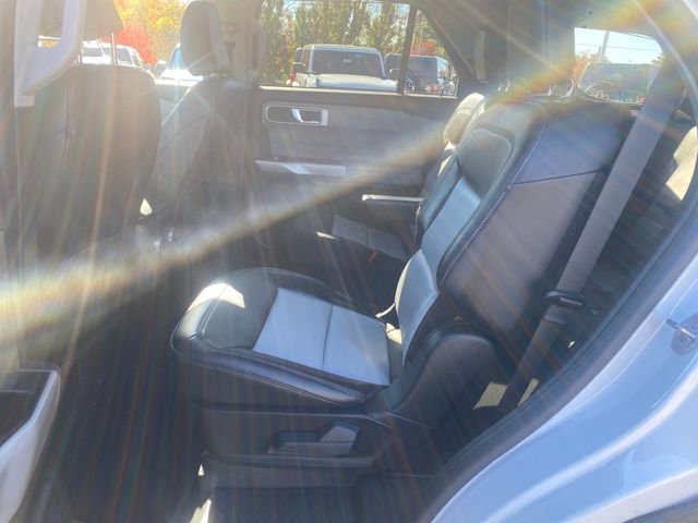 Certified 2022 Ford Explorer XLT w/ Equipment Group 202A image 12