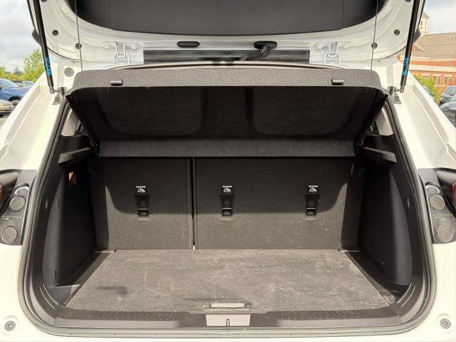 Used 2024 Chevrolet Trax LT w/ Driver Confidence Package FWD image 34