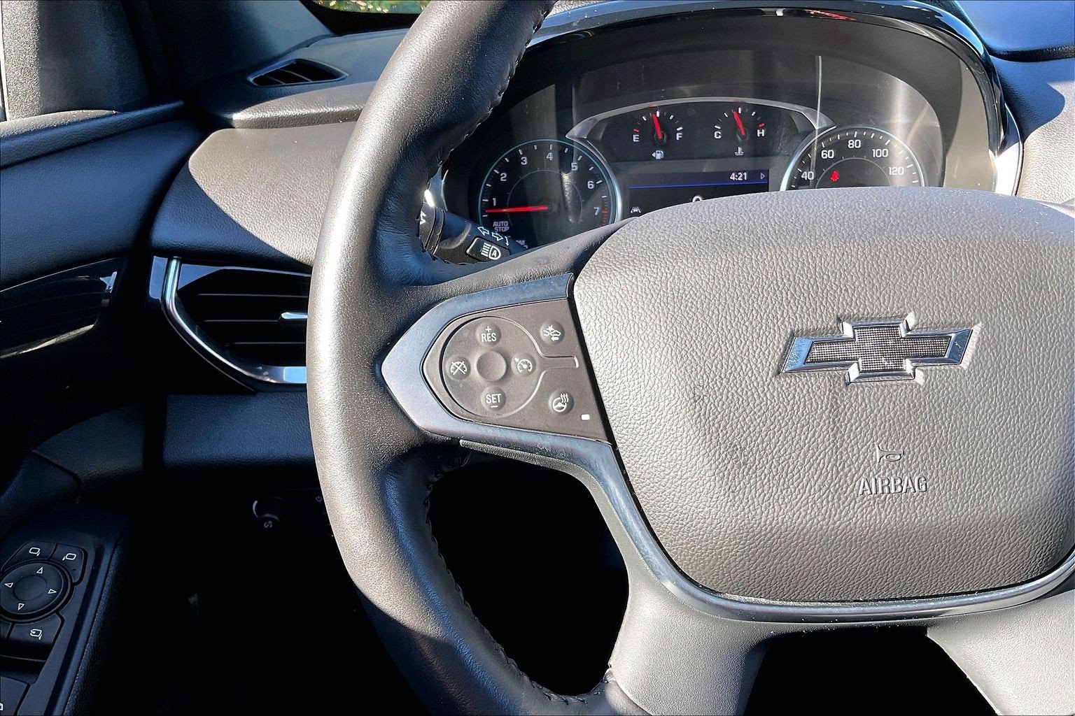 Used 2022 Chevrolet Traverse RS w/ LPO, Floor Liner Package AWD/4WD image 18
