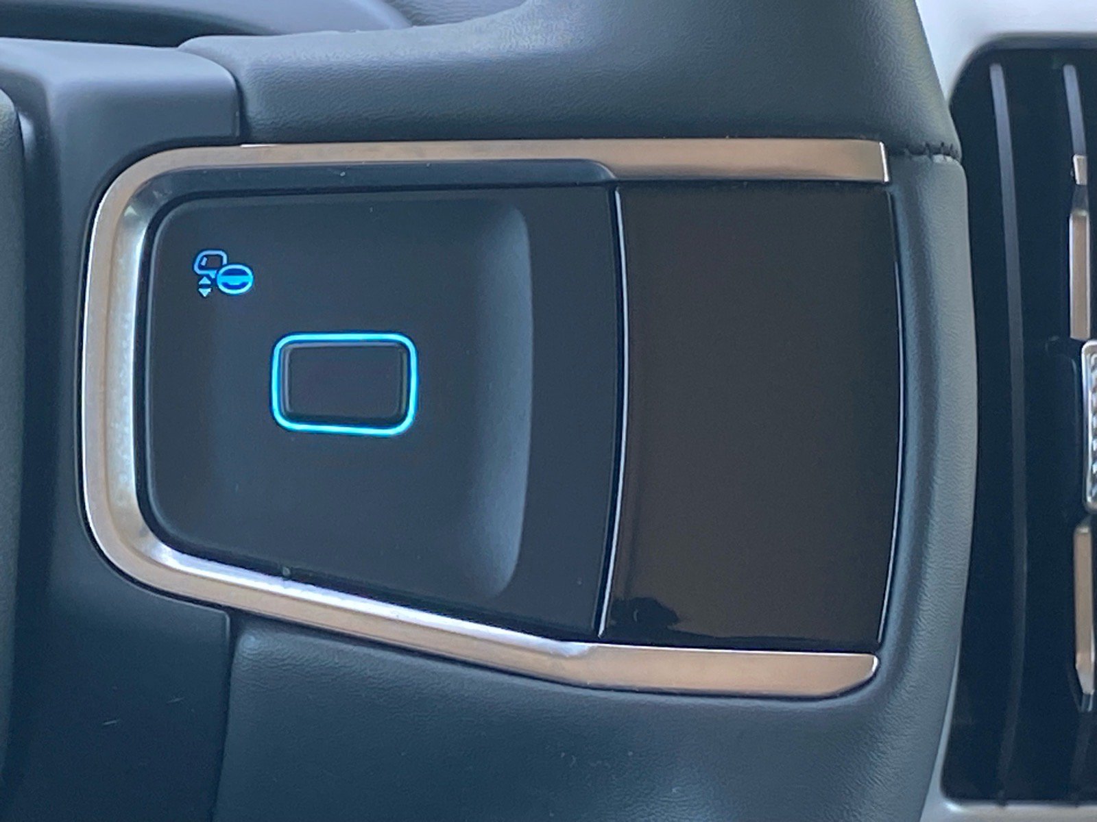 Certified 2025 Ford Expedition Active AWD/4WD image 10