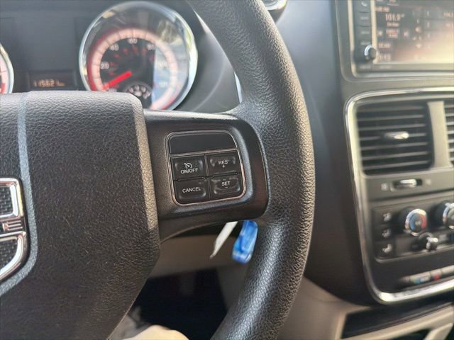 Used 2018 Dodge Grand Caravan SE FWD image 30