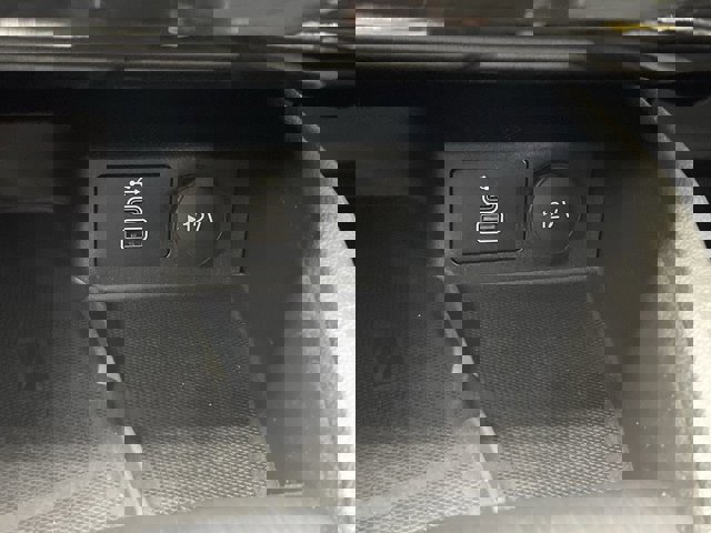 Certified 2025 Ford Escape Platinum image 37