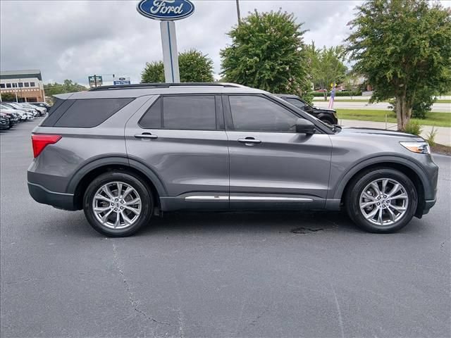 Certified 2021 Ford Explorer XLT w/ Equipment Group 202A RWD image 3