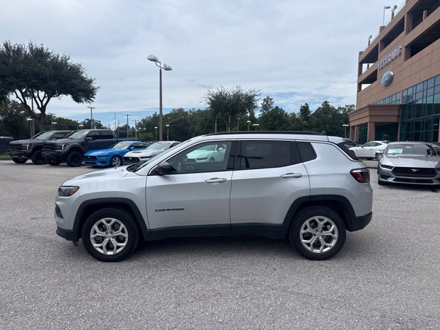 Used 2024 Jeep Compass Latitude AWD/4WD image 2