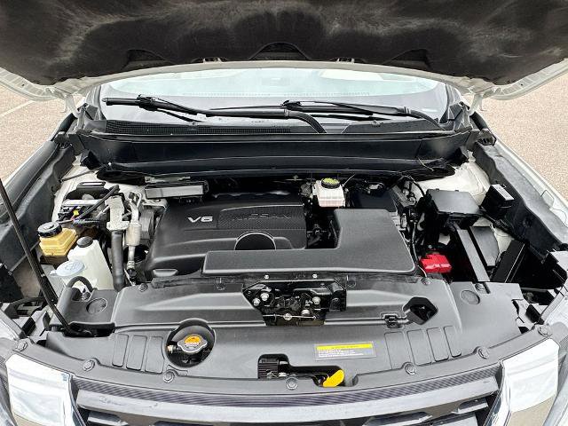 Used 2020 Nissan Pathfinder Platinum AWD/4WD image 23